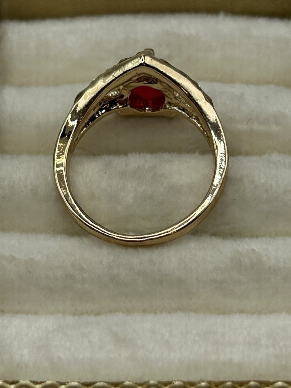 Gold Tone Red Stone Rhinestone Cocktail Ring Size 7.5 Chevron Retro Style Gift - Picture 6 of 12